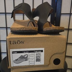 Taos Footwear Black Sandals